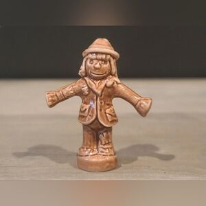 Scarecrow Wade Eng Figurine Decor [ Read Details ]